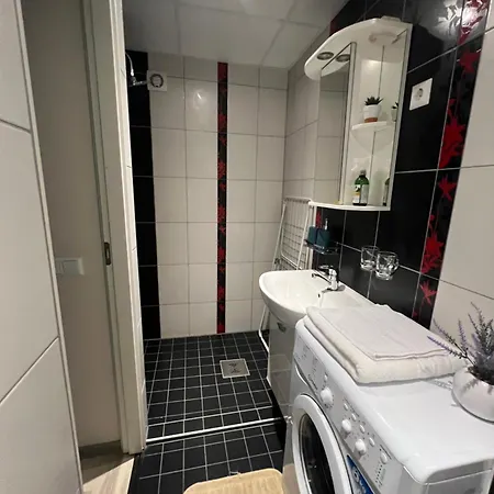Korteriuehistu 66 * Tõrve
